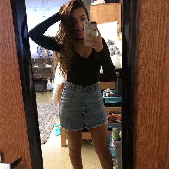 Button Up Denim Skirt - Picture 4 of 6